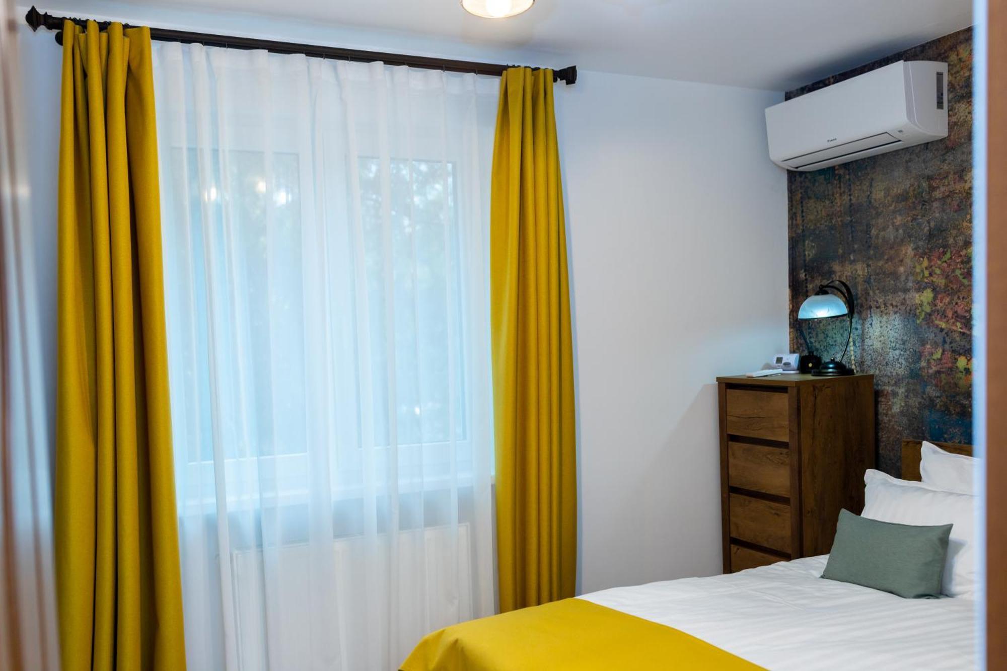 Apartament Octavia Hunedoara Exterior photo